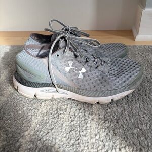 Under Armour Gray running shoes 9